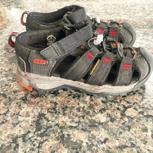 Kids Keen sandals Black Size 10 Waterproof